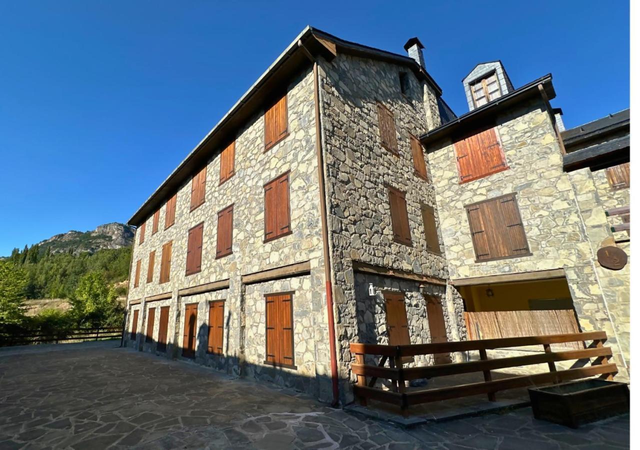 Caldares Exclusivo Atico En El Pueyo De Jaca Apartment Panticosa Bagian luar foto